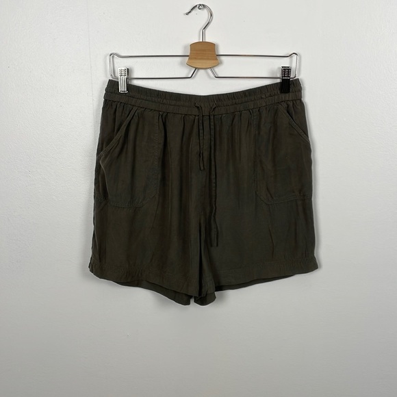 Boden Talia women's elastic drawstring waist 4 pocket soft green short Size 10 - Picture 1 of 6